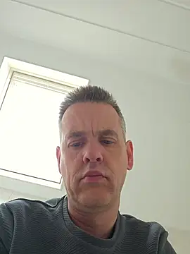 Snapshot of Hectorthyssen1 chatting on May 15, 2026, 11:17 am Hectorthyssen1 online show from May 15, 2026, 11:17 am
