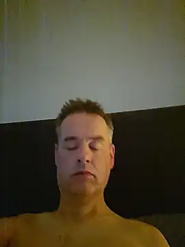 Snapshot of Hectorthyssen1 chatting on July 19, 2026, 8:29 am Hectorthyssen1 online show from July 19, 2026, 8:29 am