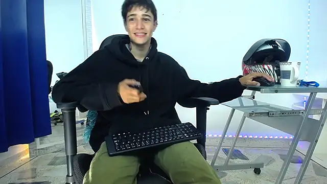 Zacktk7 online show from December 17, 2024, 11:27 pm