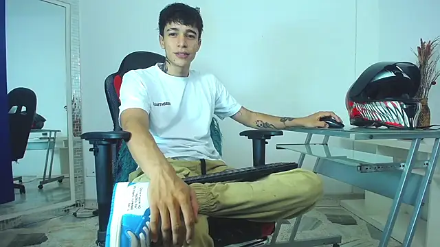 Zacktk7 online show from January 6, 2025, 9:00 pm