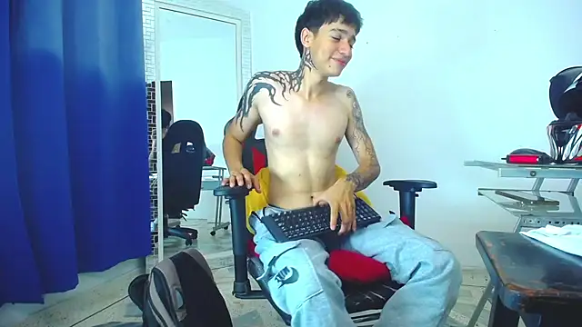 Zacktk7 online show from January 9, 2025, 11:56 pm