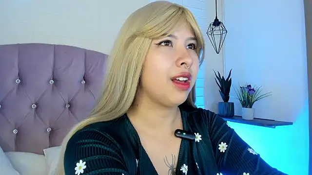 Namiko Park online show from December 16, 2024, 7:21 pm