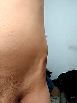 jhonyhot9292 online show from December 15, 2025, 12:26 am