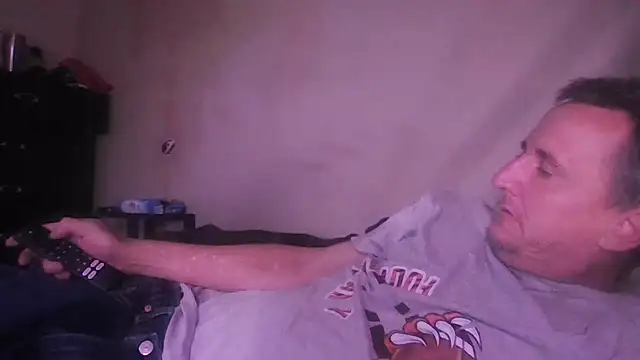 Snapshot of George48 chatting on November 23, 2025, 6:02 am George48 online show from November 23, 2025, 6:02 am