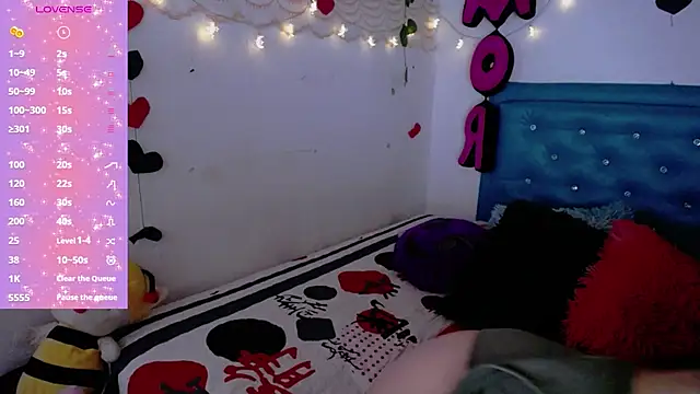 zarquita99 online show from February 26, 2025, 12:36 pm