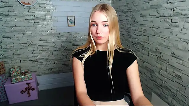 Snapshot of Queen_ofLove chatting on December 12, 2024, 7:48 pm Queen ofLove online show from December 12, 2024, 7:48 pm