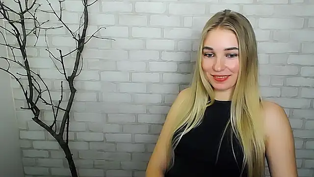 Snapshot of Queen_ofLove chatting on December 18, 2024, 8:14 pm Queen ofLove online show from December 18, 2024, 8:14 pm