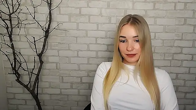 Snapshot of Queen_ofLove chatting on December 21, 2024, 10:39 am Queen ofLove online show from December 21, 2024, 10:39 am