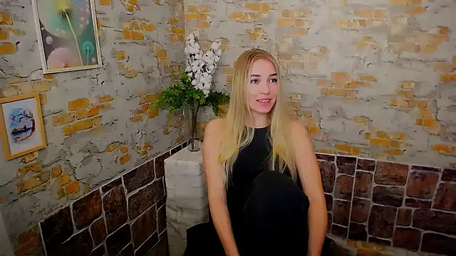 Snapshot of Queen_ofLove chatting on February 13, 2025, 3:14 pm Queen ofLove online show from February 13, 2025, 3:14 pm