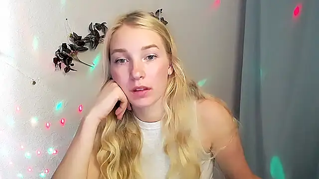Queen ofLove online show from May 27, 2026, 8:44 am