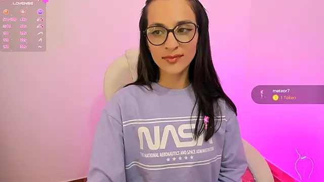 Snapshot of mariaan_m_ chatting on December 21, 2024, 7:27 pm mariaan m online show from December 21, 2024, 7:27 pm