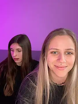 lunawolf21 online show from December 10, 2024, 8:40 am