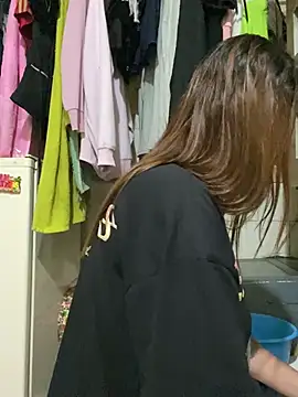 Keittly  online show from December 19, 2024, 12:45 am