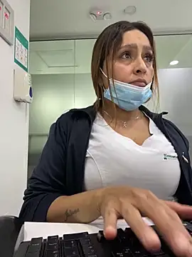 Keittly  online show from December 21, 2024, 11:45 pm