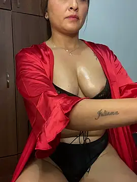 Keittly  online show from February 8, 2025, 3:52 am