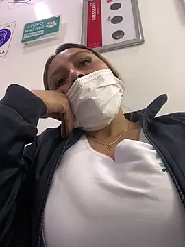 Keittly  online show from March 4, 2025, 6:29 pm