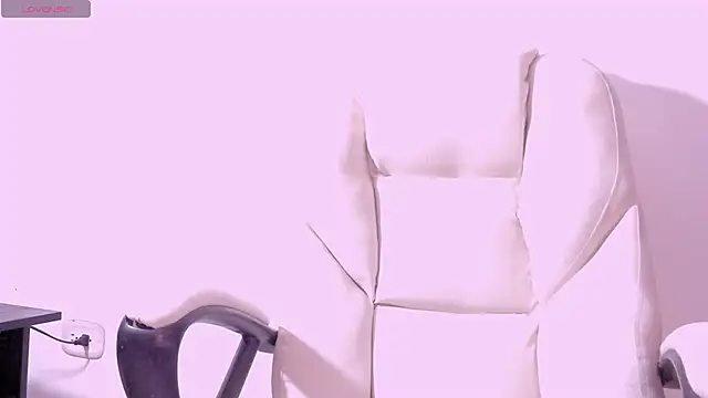 vivianne scott online show from October 15, 2025, 12:38 pm