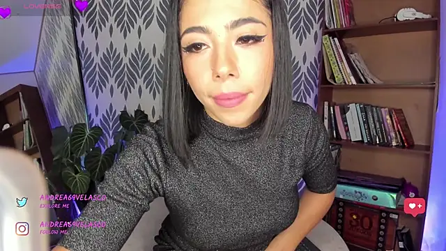 AndreaVelasco online show from February 5, 2025, 8:04 pm