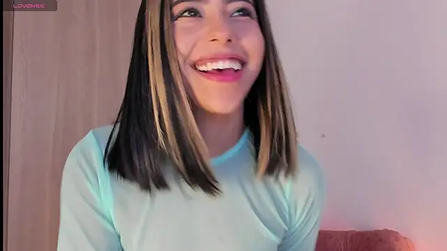 AndreaVelasco online show from February 25, 2026, 9:13 pm