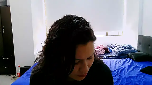 luxandracon23 online show from October 18, 2025, 3:02 pm