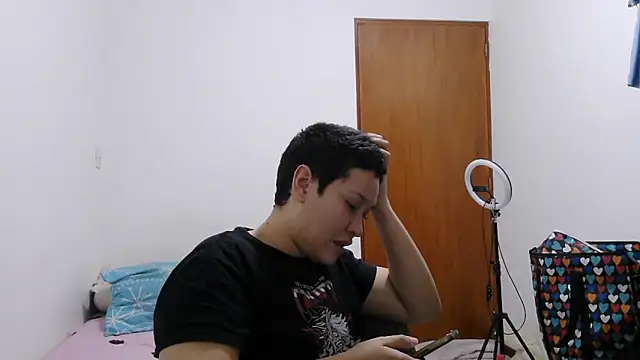 luxandracon23 online show from January 18, 2026, 12:25 am