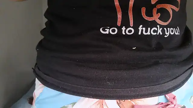 luxandracon23 online show from February 3, 2026, 11:48 am