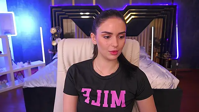 MilashaLovely online show from October 17, 2025, 6:05 am