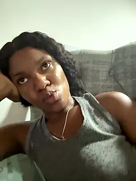 SophiaSmiiths  online show from January 13, 2026, 10:48 pm