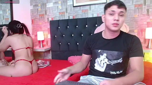 couple lovelyds online show from January 24, 2025, 1:03 pm