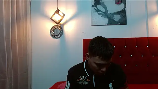 couple lovelyds online show from February 26, 2025, 1:53 am