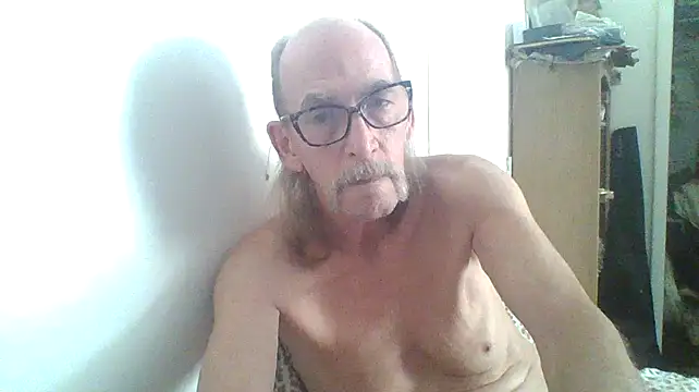 friendlychat1 online show from September 29, 2025, 6:13 pm