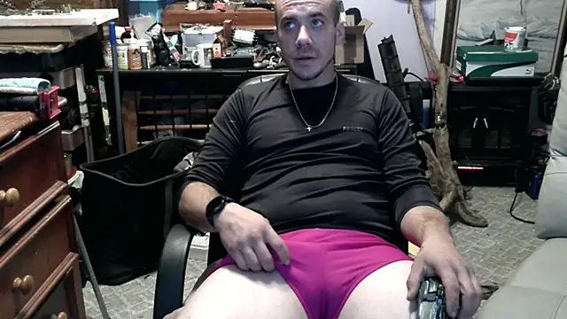 ScubaStevex online show from November 17, 2025, 1:00 am