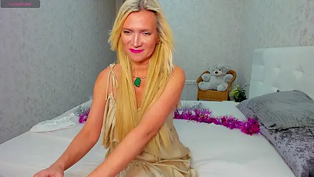 Snapshot of Luna__Lewis chatting on December 27, 2024, 8:24 am Luna Lewis online show from December 27, 2024, 8:24 am