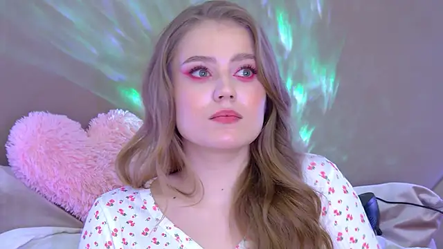 SelinSwarovski online show from October 9, 2025, 6:17 pm