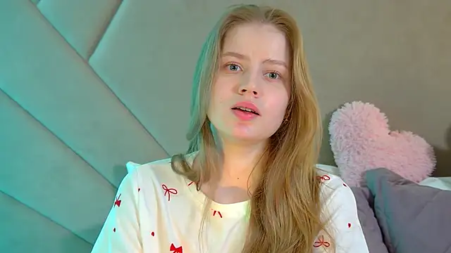 SelinSwarovski online show from March 28, 2026, 4:39 pm