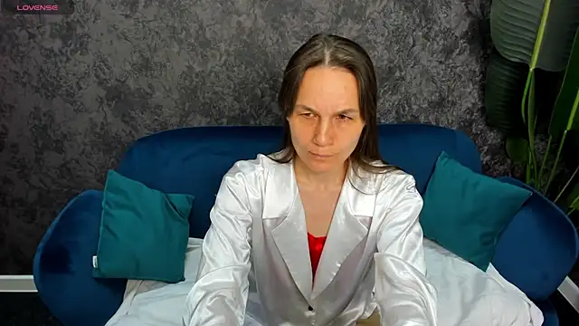 Lillian White online show from February 19, 2025, 6:44 am