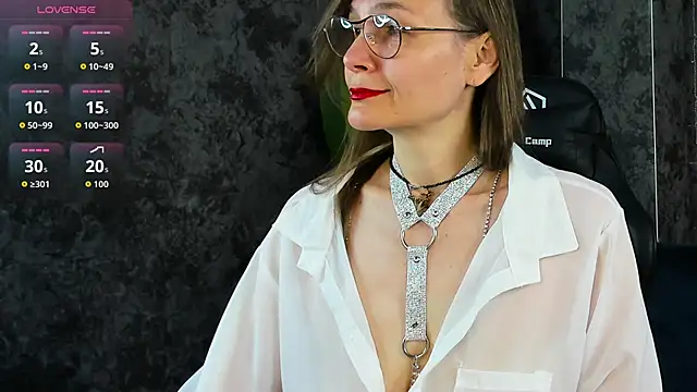 Lillian White online show from May 19, 2026, 1:00 am