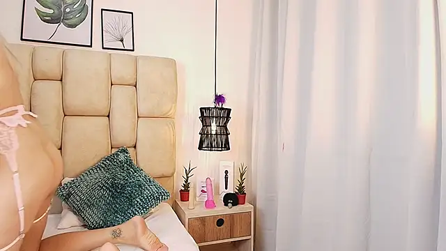 AdharaSmithh online show from February 25, 2025, 12:36 am