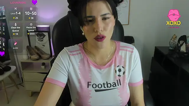 Snapshot of RuthEvans_ chatting on January 17, 2025, 1:35 pm RuthEvans online show from January 17, 2025, 1:35 pm