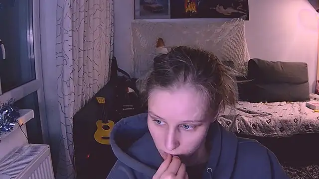 KatiKate online show from January 11, 2025, 8:43 pm