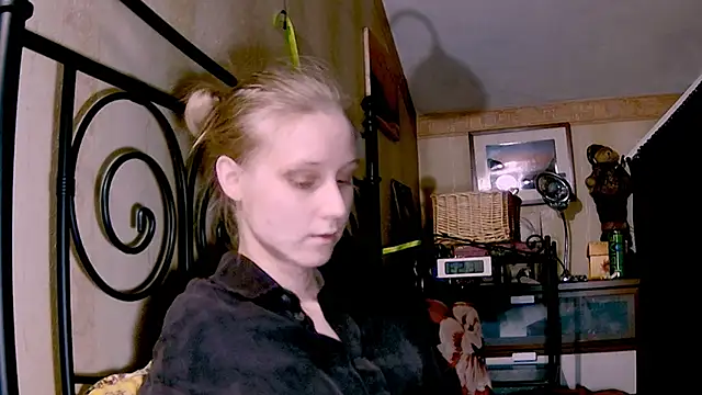 KatiKate online show from January 18, 2025, 3:49 pm