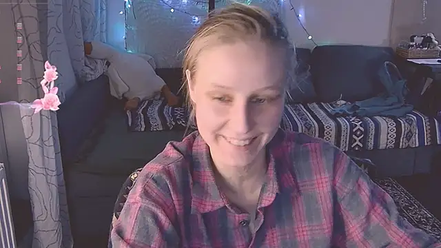 KatiKate online show from February 13, 2025, 7:52 pm