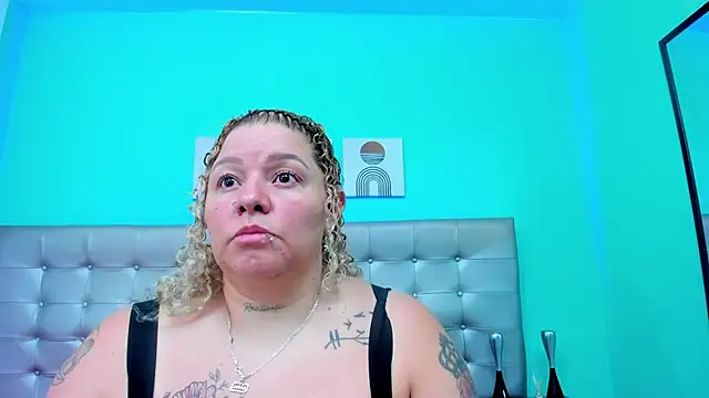 selena castillo online show from February 7, 2025, 1:15 am