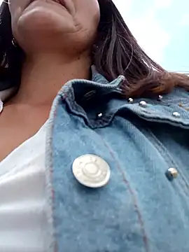 celeste-30  online show from September 13, 2025, 3:34 pm