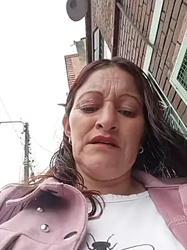 celeste-30  online show from October 8, 2025, 2:04 pm