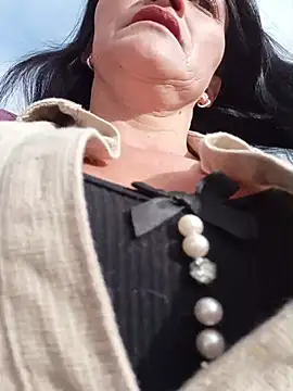 celeste-30  online show from October 14, 2025, 12:06 pm