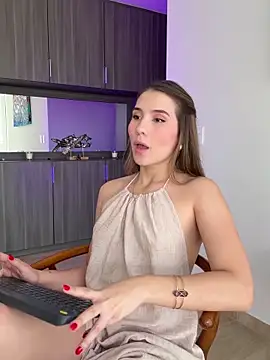 Snapshot of SophieRaily_ chatting on March 20, 2025, 9:24 pm SophieRaily online show from March 20, 2025, 9:24 pm