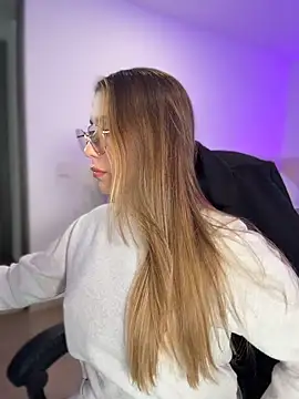 SophieRaily  online show from February 25, 2026, 10:08 pm