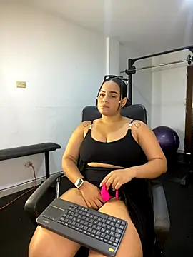 Violetrousse online show from October 12, 2025, 7:02 pm