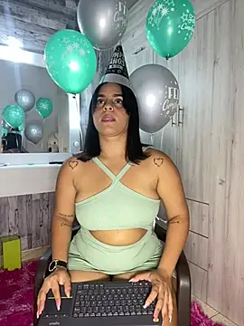 Violetrousse online show from February 18, 2026, 11:01 pm